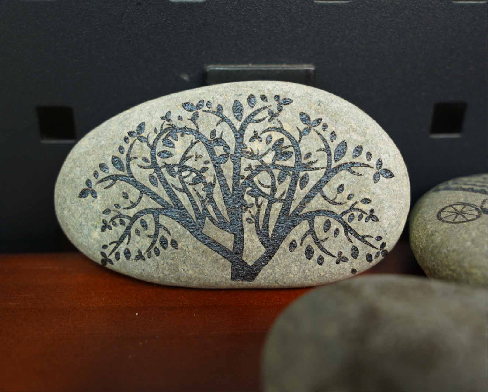 Ortur R2 stone laser engraving